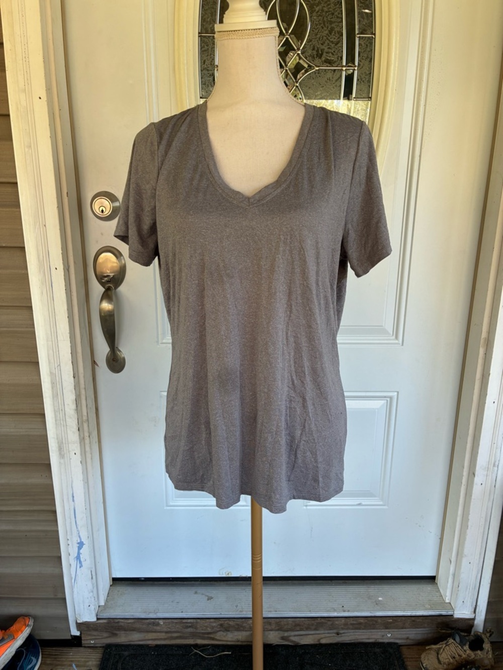 Zone Pro Short Sleeve V-Neck Tee in Taupe